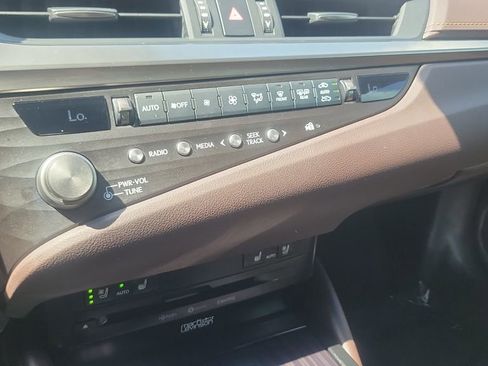 Used 2021 Lexus ES 300h w/ Premium Package FWD image 19