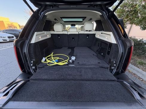 Used 2025 Land Rover Range Rover SE image 26