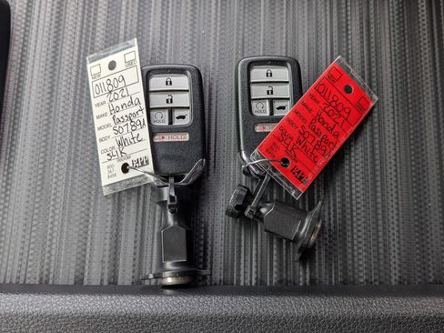 Used 2021 Honda Passport Sport image 33