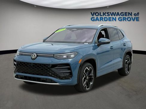 Used 2025 Volkswagen Tiguan SEL R-Line AWD/4WD image 4