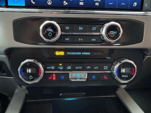 Used 2022 Ford F250 Lariat w/ Tremor Off-Road Package image 31