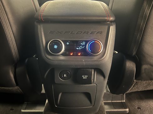 Used 2025 Ford Explorer ST-Line w/ Premium Package image 22