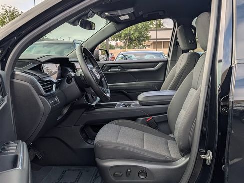 Used 2025 GMC Acadia Elevation AWD/4WD image 12