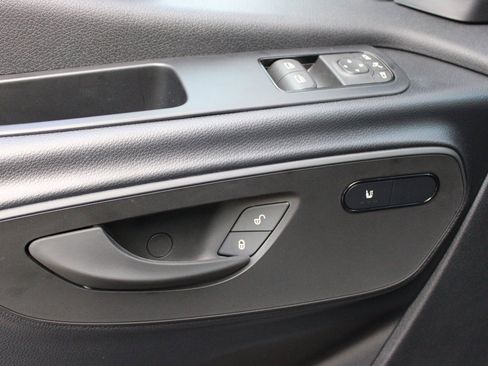 Used 2025 Mercedes-Benz Sprinter 2500 image 10