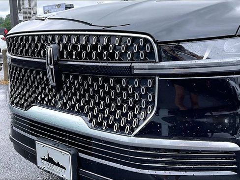 Used 2025 Lincoln Navigator L Reserve AWD/4WD image 34