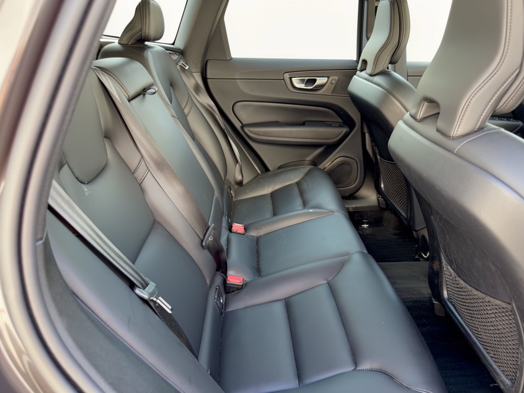 Certified 2024 Volvo XC60 B5 Core w/ Protection Package Premier AWD/4WD image 29