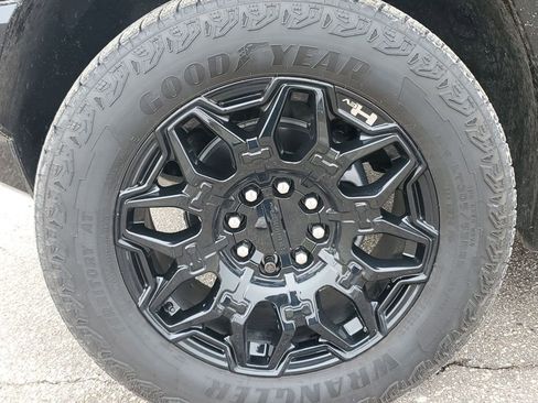 Certified 2024 GMC Hummer EV 2X w/ LPO, Illumination Package image 33