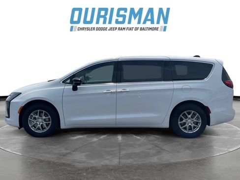 New 2027 Chrysler Pacifica Select w/ Family Tech Group FWD image 3