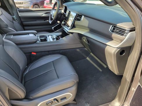 New 2026 Jeep Grand Wagoneer Limited AWD/4WD image 17