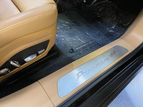 Used 2020 Porsche Panamera 4S image 37