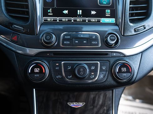 Used 2015 Chevrolet Impala LT w/ Convenience Package image 31