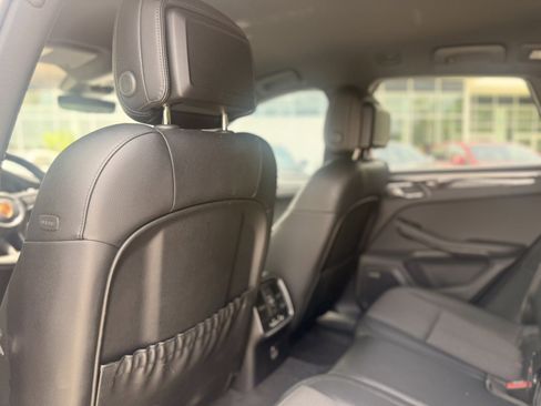 Used 2023 Porsche Macan S AWD/4WD image 15