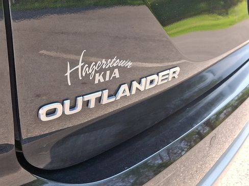 Used 2022 Mitsubishi Outlander SE FWD image 32