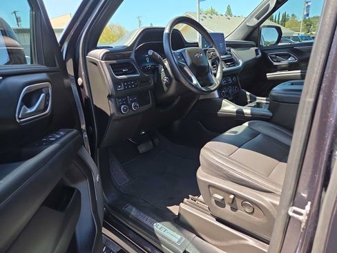 Used 2022 Chevrolet Tahoe Z71 w/ Luxury Package AWD/4WD image 10