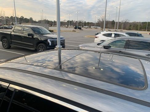 Used 2023 Acura MDX SH-AWD w/ Technology Package image 8