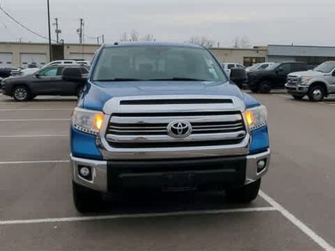 Used 2017 Toyota Tundra SR5 w/ SR5 Upgrade Package image 3