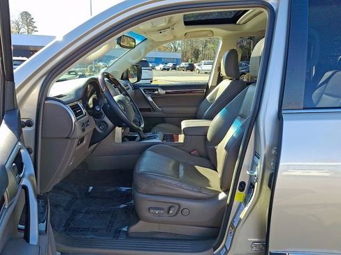 Used 2016 Lexus GX 460 image 17