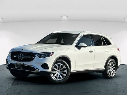 Certified 2023 Mercedes-Benz GLC 300 image 2