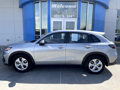 Used 2025 Honda HR-V LX image 1