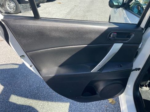 Used 2010 MAZDA MAZDA3 s Sport image 23