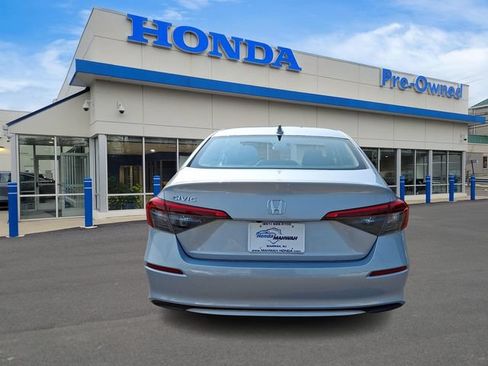 Used 2022 Honda Civic EX image 5
