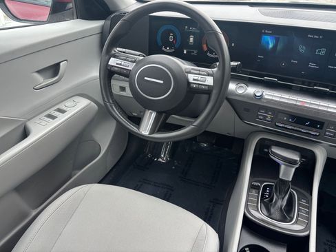 Used 2025 Hyundai Kona SEL image 30