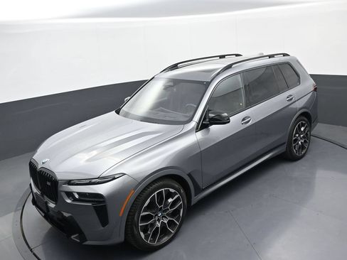 Used 2025 BMW X7 M60i w/ Executive Package AWD/4WD image 32