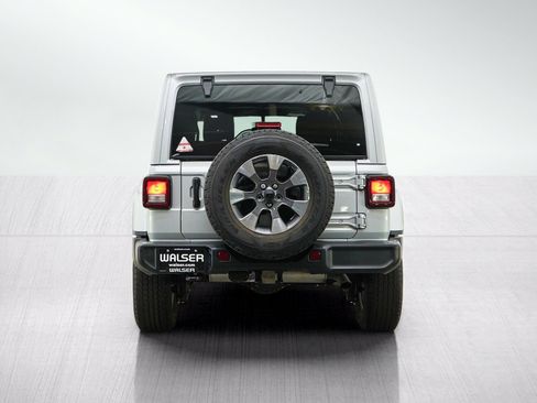 Used 2023 Jeep Wrangler Unlimited Sahara w/ Cold Weather Group AWD/4WD image 5