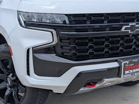 Used 2022 Chevrolet Tahoe Z71 w/ Luxury Package AWD/4WD image 3