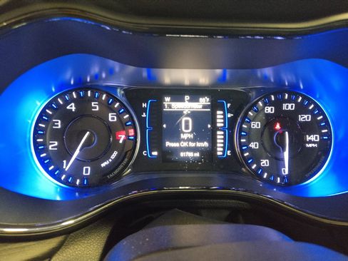 Used 2016 Chrysler 200 S FWD image 23