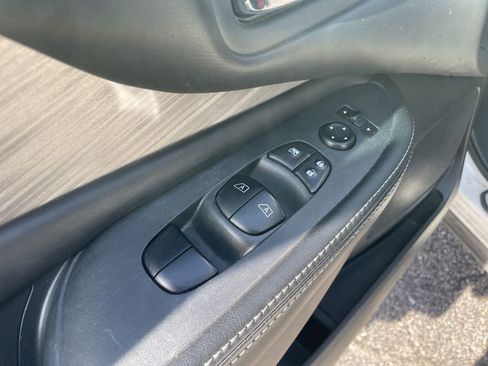 Used 2017 Nissan Murano S image 18