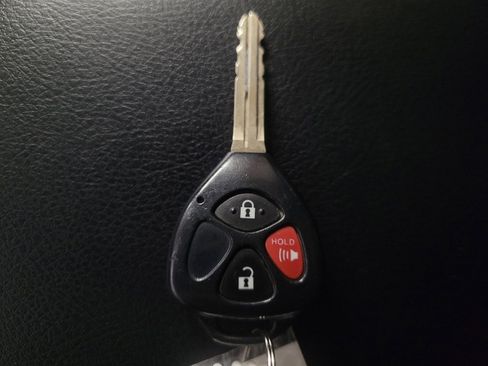 Used 2018 Toyota 4Runner SR5 RWD image 32