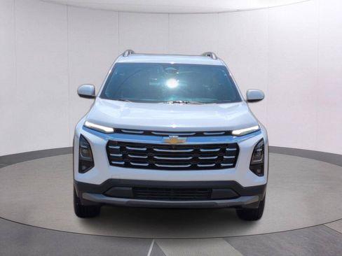 Used 2025 Chevrolet Equinox LT w/ Convenience Package II FWD image 9