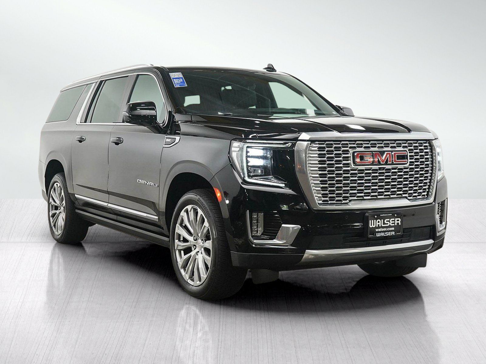 Used 2021 GMC Yukon XL Denali w/ Denali Premium Package AWD/4WD image 7