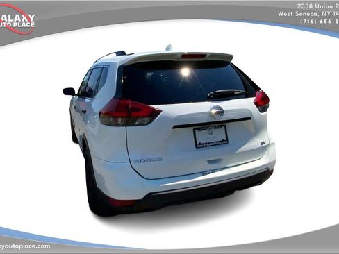 Used 2017 Nissan Rogue SV FWD image 7