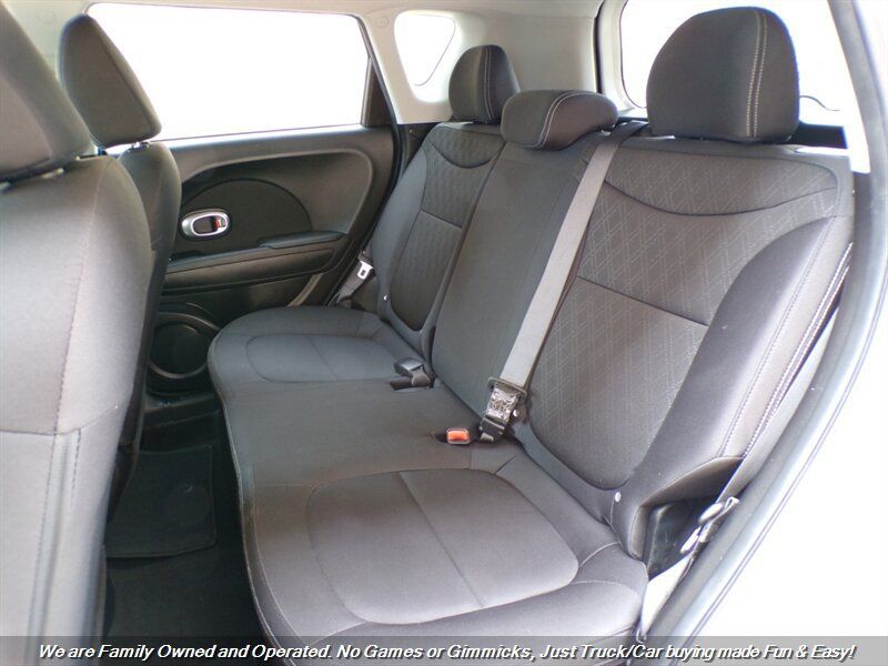 Used 2016 Kia Soul FWD image 19