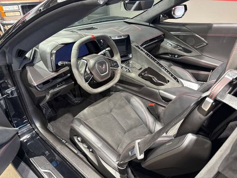Used 2022 Chevrolet Corvette Stingray Premium Conv w/ Z51 Performance Package RWD image 92