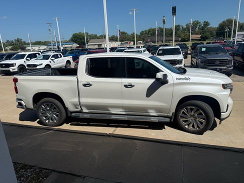 Used 2019 Chevrolet Silverado 1500 High Country w/ Technology Package AWD/4WD image 11