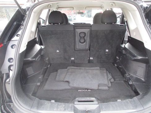 Used 2017 Nissan Rogue S image 26