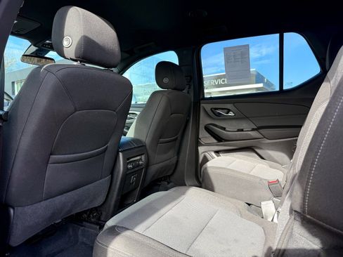 Used 2023 Chevrolet Traverse LT image 33