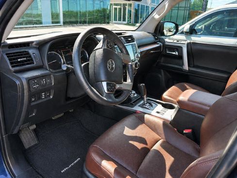 Used 2022 Toyota 4Runner Limited AWD/4WD image 4