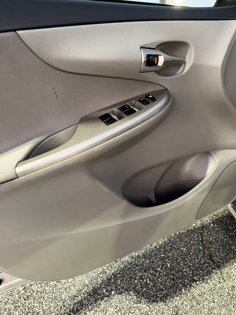 Used 2012 Toyota Corolla LE FWD image 54