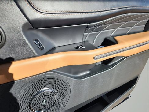 Used 2022 Ford Expedition Max Platinum image 17