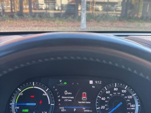 Certified 2021 Toyota Highlander XLE image 2