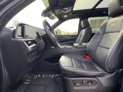 Certified 2023 Cadillac Escalade Premium Luxury w/ LPO, Radiant Package image 15