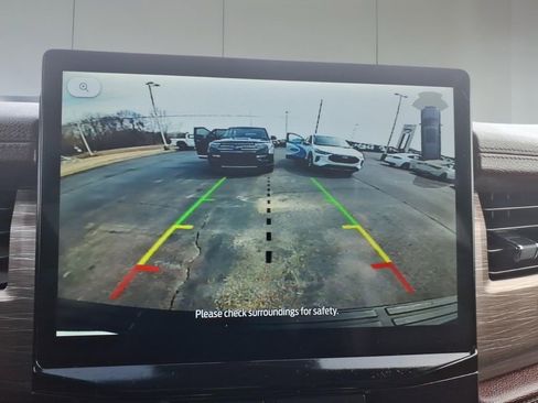 Used 2024 Ford Expedition Limited image 22