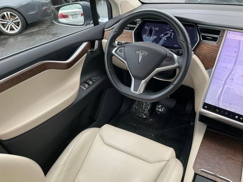 Used 2017 Tesla Model X 75D image 37