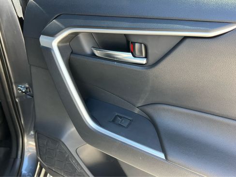 Used 2025 Toyota RAV4 SE AWD/4WD image 22