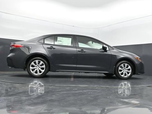 Used 2026 Toyota Corolla LE FWD image 40