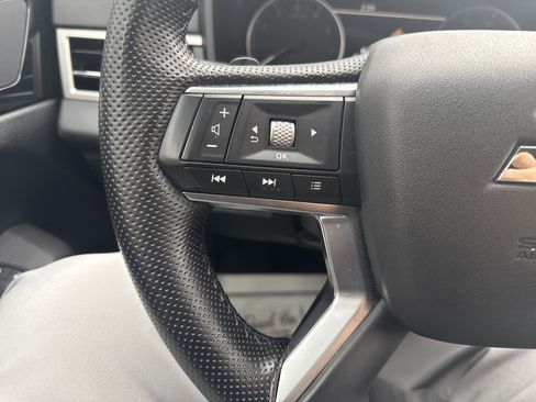 Used 2024 Mitsubishi Outlander SE image 18